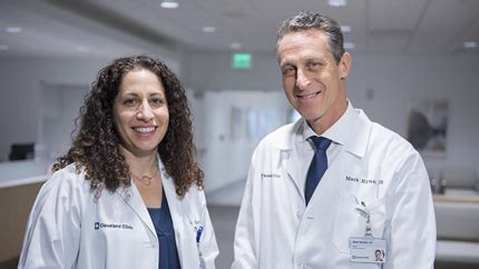 cleveland clinic sports medicine doctors.
